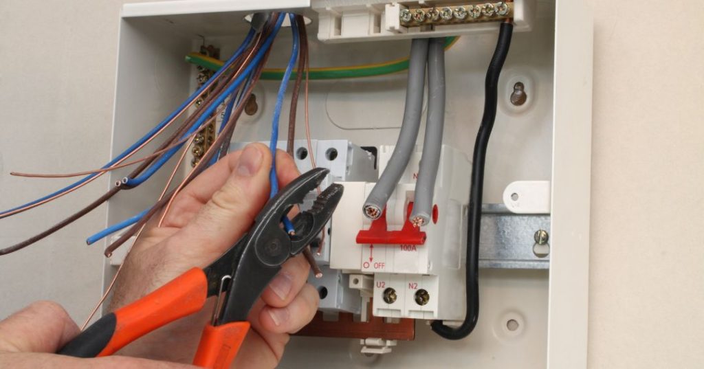 Circuitos e fiações elétricas em Sete Lagoas